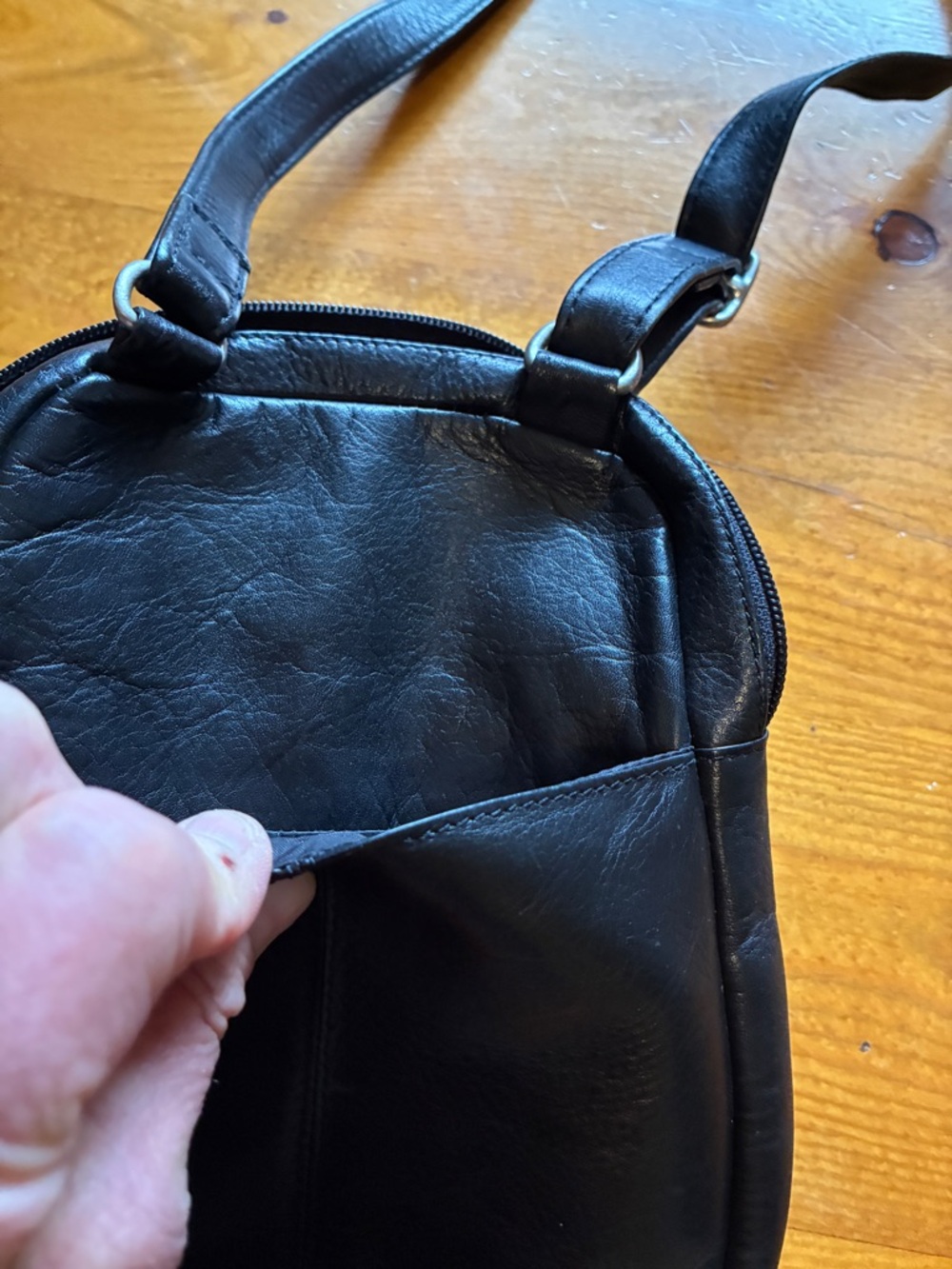 Black leather Frye small crossbody bag - Picture 8 of 12
